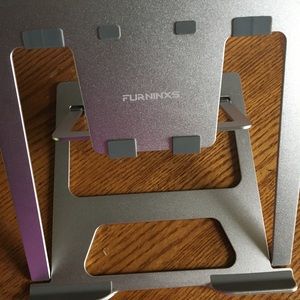 Laptop or tablet stand